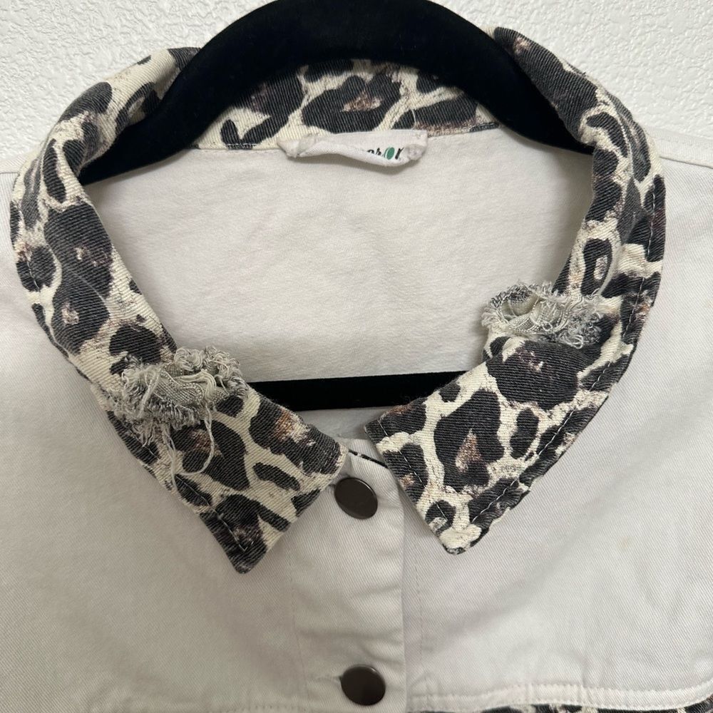 Leopard Print Button Up Women’s Jacket - image 4